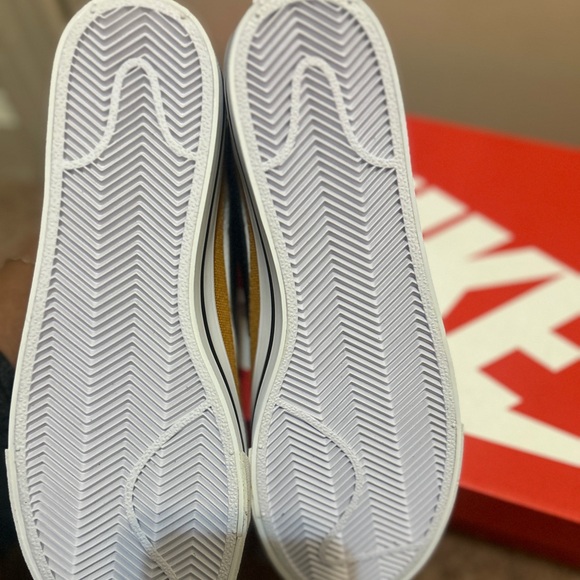 NEW!! Nike Court Legacy Sneakers Womens - Picture 8 of 11